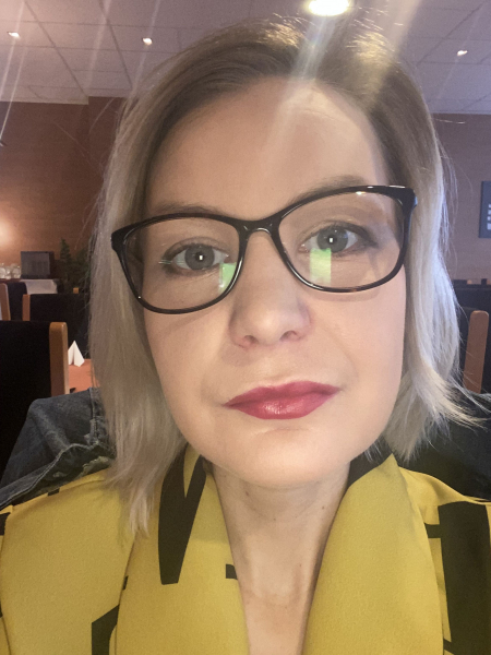Silvia Jakubis Silvia Jakubis