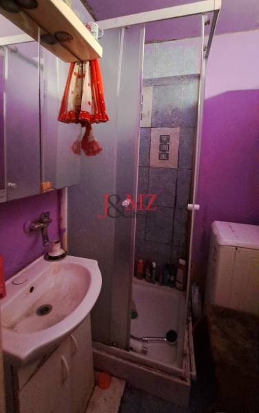 3 izbový byt 76 m2, loggia, ulica Mochovská, Levice