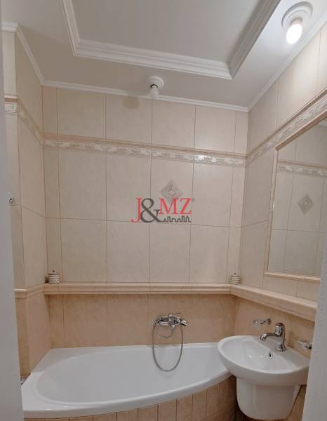 3 izbový byt, loggia 4 m2, pivnica 10 m2, Poľná ulica