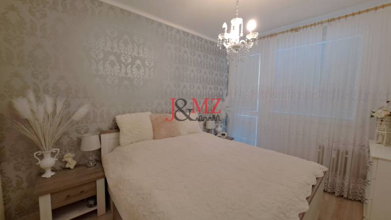 3 izbový byt, loggia 4 m2, pivnica 10 m2, Poľná ulica