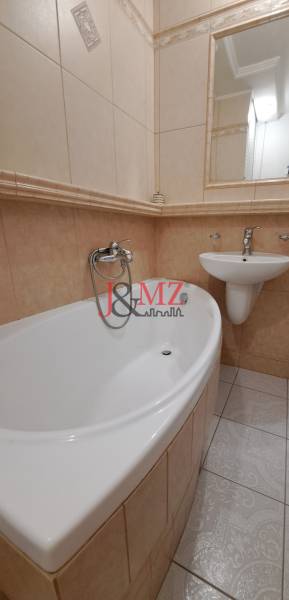 3 izbový byt, loggia 4 m2, pivnica 10 m2, Poľná ulica