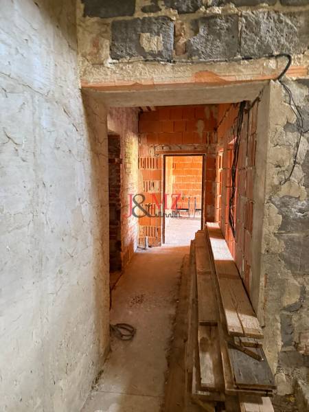 Kuzmanyho ul. Levice RD - stavbený pozemok  (10).jpg