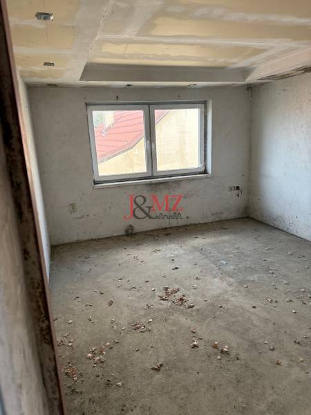 Kuzmanyho ul. Levice RD - stavbený pozemok  (12).jpg